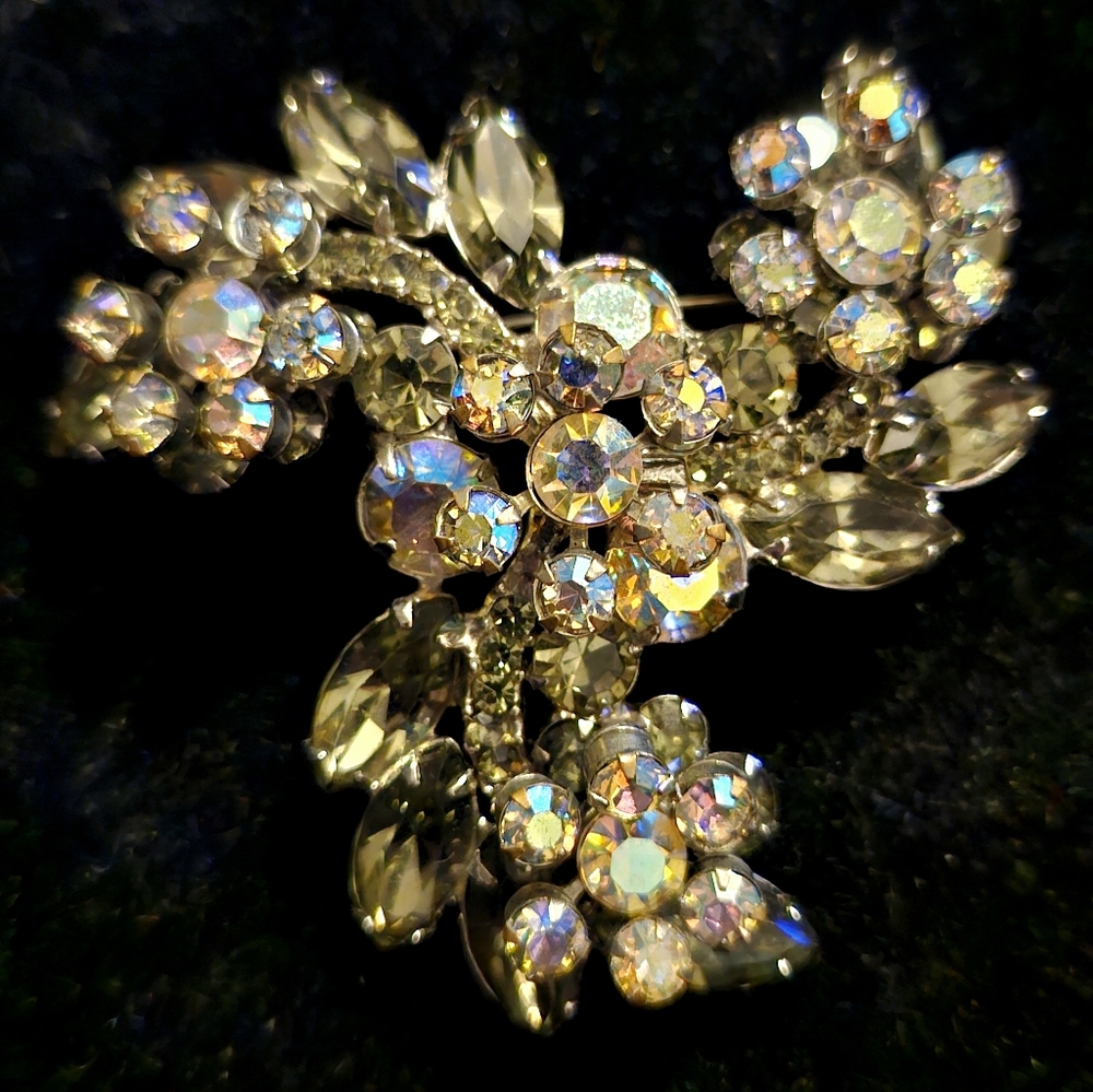 Vintage Juliana Flower Spiral Rhinestone Brooch #7958